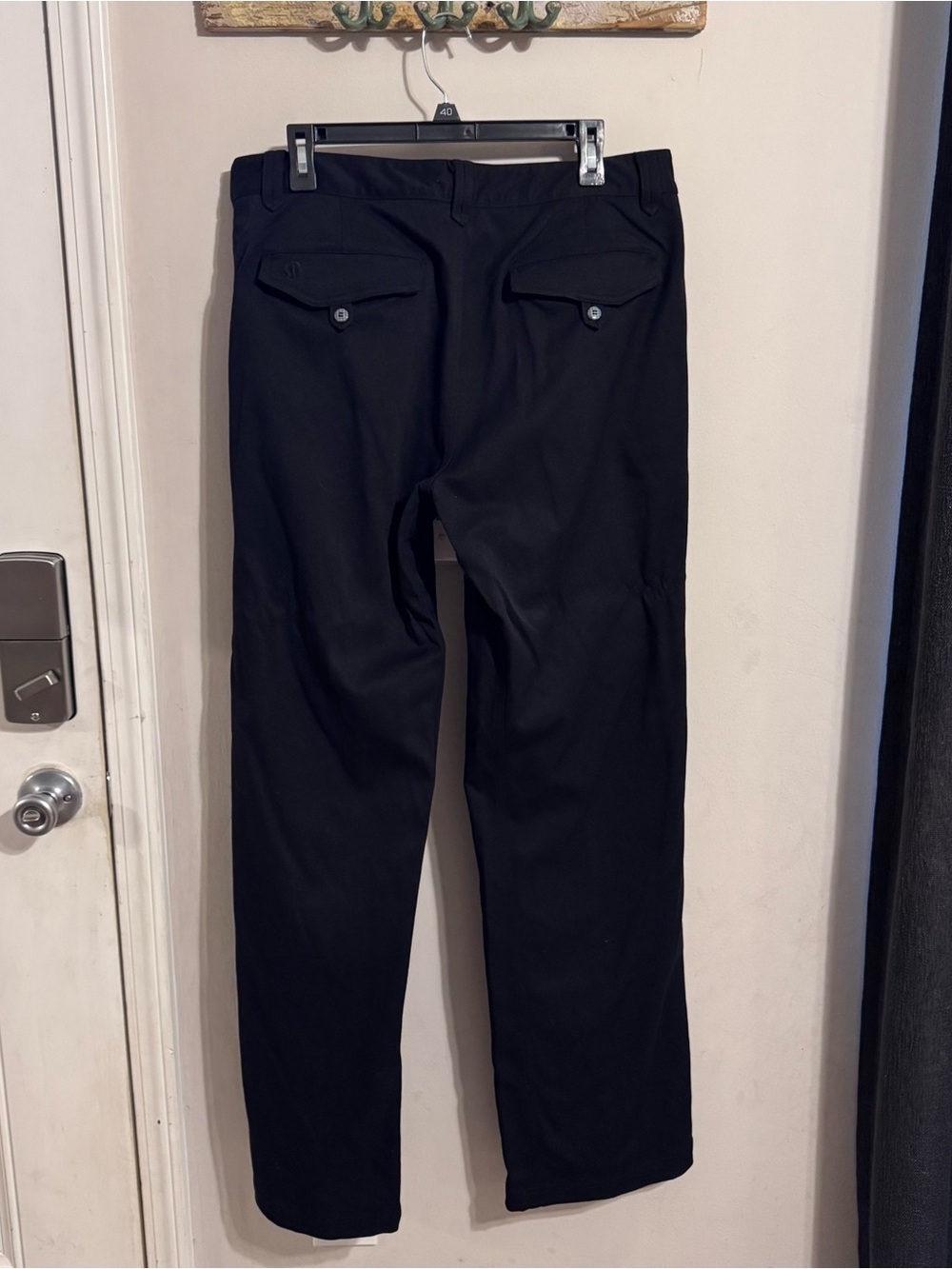 Women’s black Lululemon pants - Picture 3 of 6